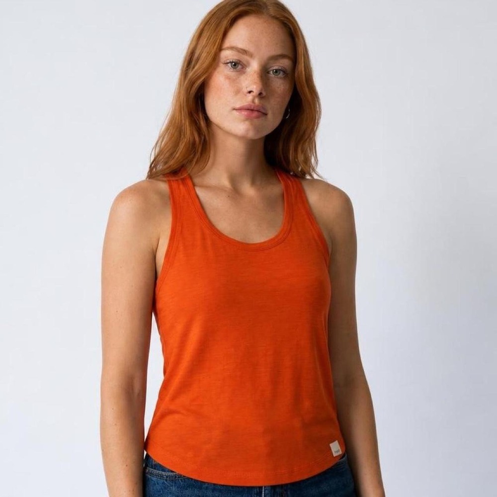 #Vuori red tank top